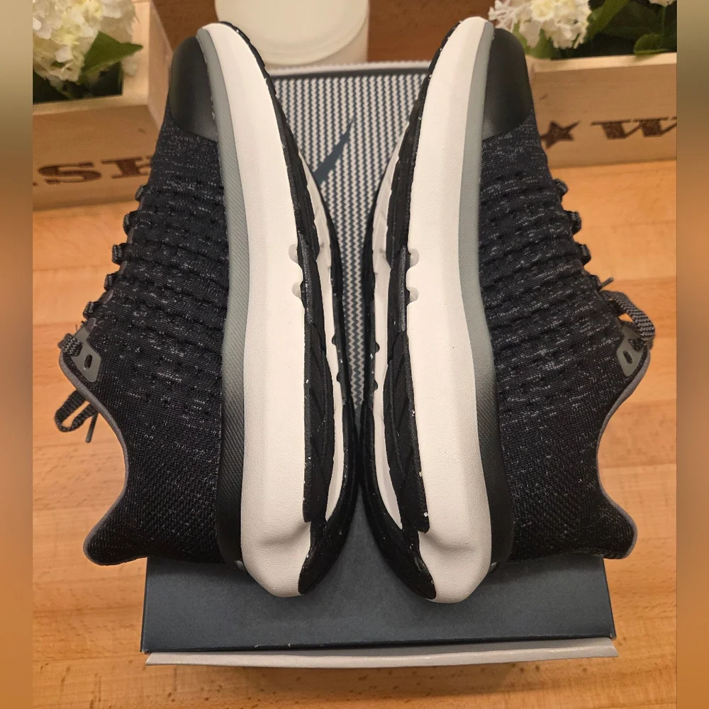 Rabbit Dream Chaser Running Shoes Women's Size 7.5 Black  New In Box